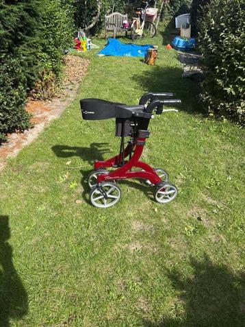 Rollator Travixx Deluxe, Bordeauxrood beschikbaar voor biedingen