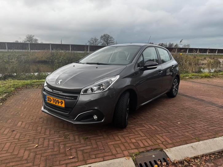 Peugeot 208 1.2 60KW/82PK 5-D 2017 | Carplay | Pano | Cruise, Auto's, Peugeot, Particulier, ABS, Achteruitrijcamera, Airbags, Airconditioning