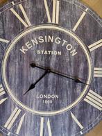 Kensington Klok - Stijlvolle Wanddecoratie, Huis en Inrichting, Woonaccessoires | Klokken, Ophalen, Gebruikt, Analoog, Wandklok
