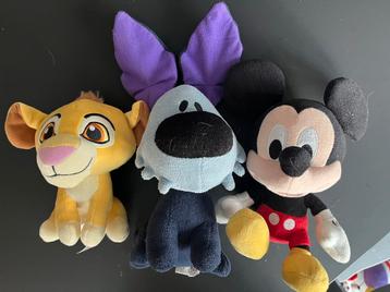 Drie leuke knuffels, woezel, simba en mickey mouse  beschikbaar voor biedingen