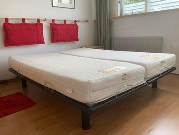 Heerlijk bed 180x220 incl matras beschikbaar voor biedingen