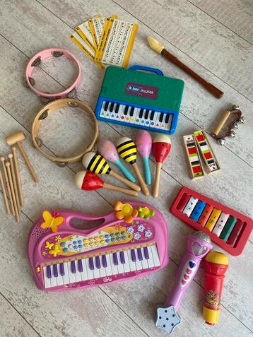 Volle tas muziekinstrumenten voor kinderen! beschikbaar voor biedingen