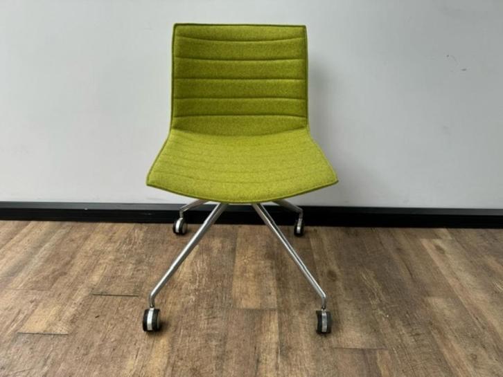 Markant verrijdbare stoel groen, Huis en Inrichting, Stoelen, Eén, Stof, Overige kleuren, Ophalen of Verzenden