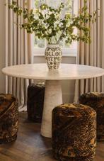 Dure Italiaanse Travertine Eettafel, gekocht voor €2800, Huis en Inrichting, Tafels | Eettafels, Ophalen, Zo goed als nieuw, Rond