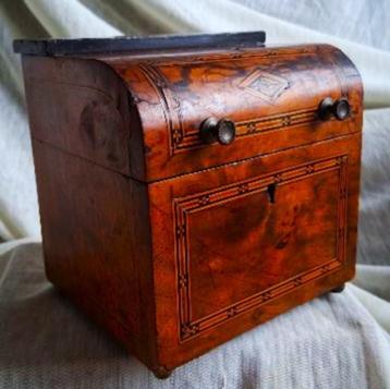 Secretaire tea caddy beschikbaar voor biedingen
