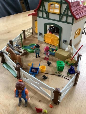 Playmobil manege paarden  beschikbaar voor biedingen