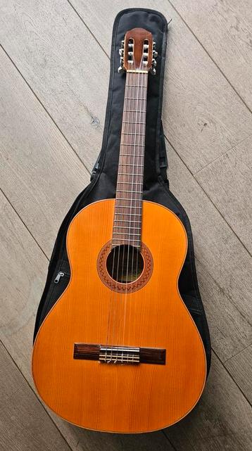 Raimundo 118 Klassieke Gitaar + Fender Tas beschikbaar voor biedingen