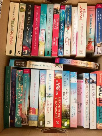 29 feelgood/romans boeken, bananendoos vol beschikbaar voor biedingen