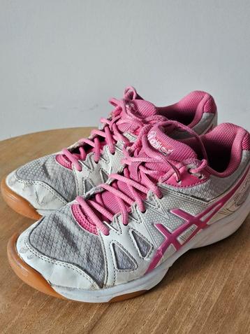 Asics handbal / gymschoenen maat 34,5 beschikbaar voor biedingen