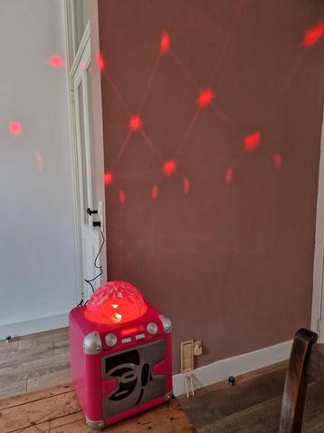 I dance cube, mini disco station, karaoke beschikbaar voor biedingen