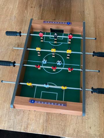 Kleine Tafelvoetbal incl. Balletjes beschikbaar voor biedingen