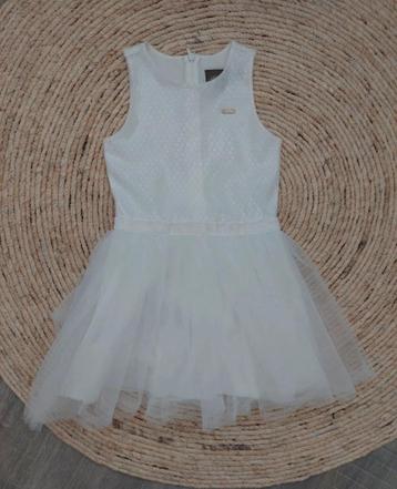 Le Chic jurk wit, evt. met goud vestje (set) beschikbaar voor biedingen