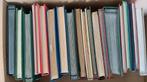 Doos met 20 Albums postzegels veel europa, Verzenden, Nederland en Buitenland
