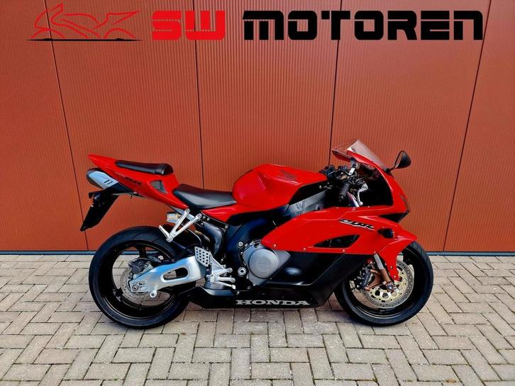 CBR 1000RR FIREBLADE SC57, 2E EIG. LAGE KM. CBR1000, Motoren, Motoren | Honda, Bedrijf, Super Sport, meer dan 35 kW, 4 cilinders