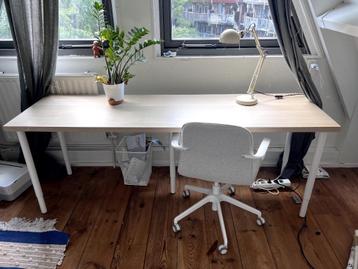 Grote IKEA tafel beschikbaar voor biedingen