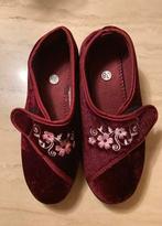 Nieuw Damespantoffel met klittenbandsluit, mt 38 Afgeprijsd!, Kleding | Dames, Ophalen of Verzenden, Nieuw, Rood