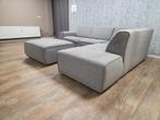 Mooi Grijs Hoekbank met Hocker, Info@banxtel.nl, Gebruikt, Verzenden, Hoekbank