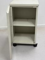 Industrieel metalen kastje op wieltjes, Ophalen, Gebruikt