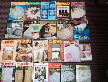 Heel Veel oude haakboeken retro vintage jaren 70 - 80 beschikbaar voor biedingen