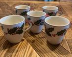 4 Vic's Kerst Koffiekopjes, Keramiek, Ophalen of Verzenden, Zo goed als nieuw, Overige stijlen