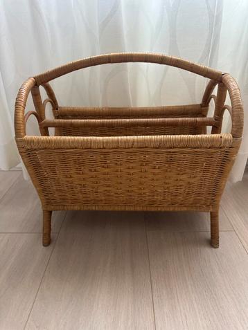 Vintage Rotan Tijdschriftenrek beschikbaar voor biedingen