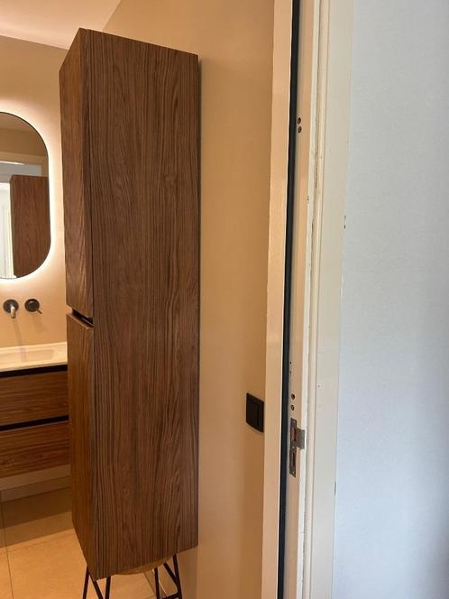 Badkamerkast nieuw ribbelpatroon walnoot (speciale editie), Huis en Inrichting, Badkamer | Badkamermeubels, Nieuw, (Half)hoge kast