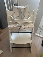 Stokke Tripp Trapp stoel wit met babyset, kussens en tuigje, Kinderen en Baby's, Kinderstoelen, Ophalen, Gebruikt, Meegroeistoel
