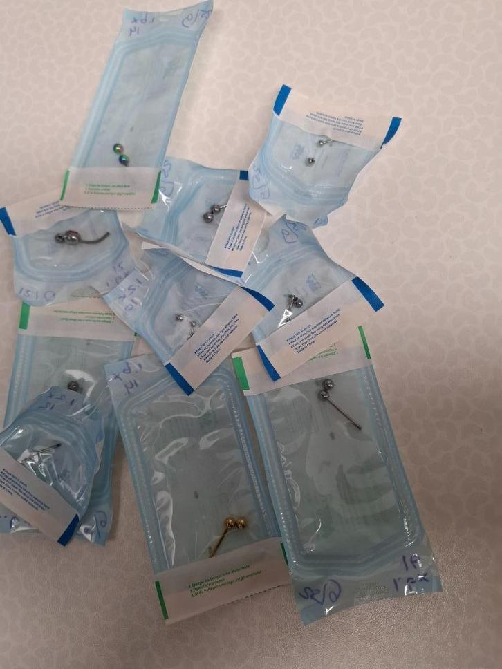 steriele piercings en nipro naalden, Sieraden, Tassen en Uiterlijk, Piercings, Nieuw, Overige typen, Overige materialen, Met strass