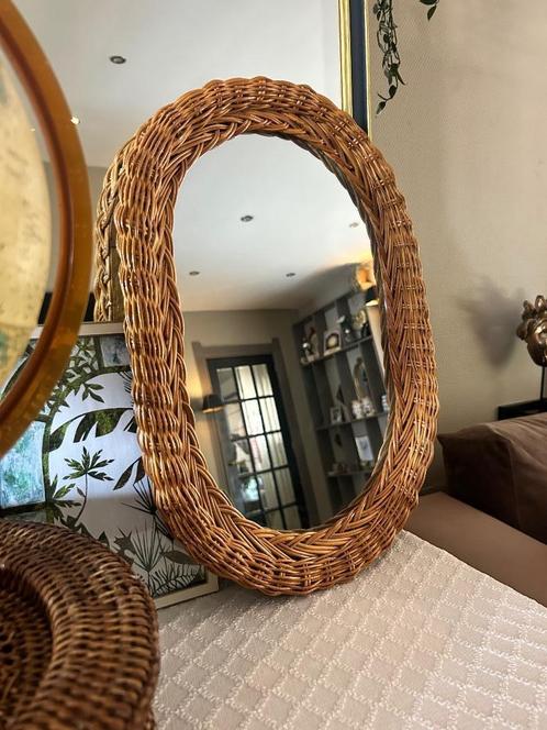 Spiegel ovaal rotan vintage, Huis en Inrichting, Woonaccessoires | Spiegels, Zo goed als nieuw, Minder dan 50 cm, Minder dan 100 cm