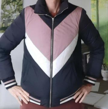 Herfstjas, winterjas, dames gevoerd. Maat S / M  beschikbaar voor biedingen
