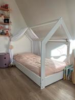 Huisjesbed 160x80 + lattenbodem & matras, Kinderen en Baby's, Kinderkamer | Bedden, 70 tot 85 cm, Ophalen of Verzenden, Zo goed als nieuw