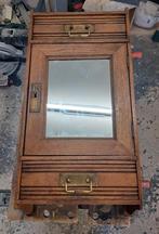 Te koop: eiken wandkastje met 2 lades, Antiek en Kunst, Ophalen