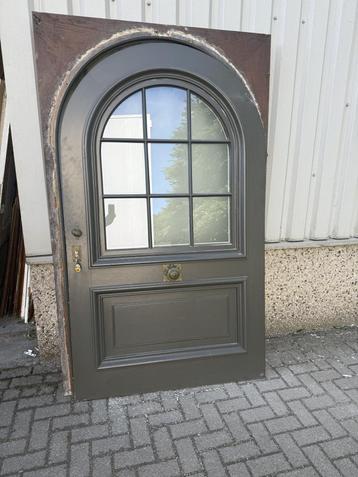 Prachtige eiken voordeur met kozijn 117x 211 beschikbaar voor biedingen