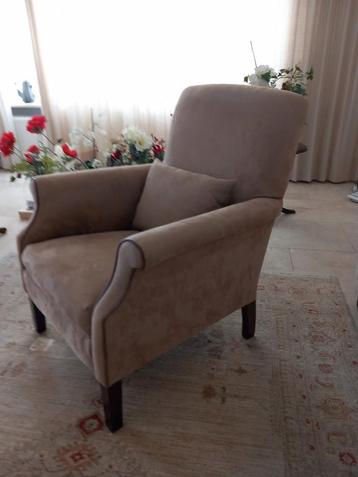 COMFORTABELE FAUTEUIL  beschikbaar voor biedingen