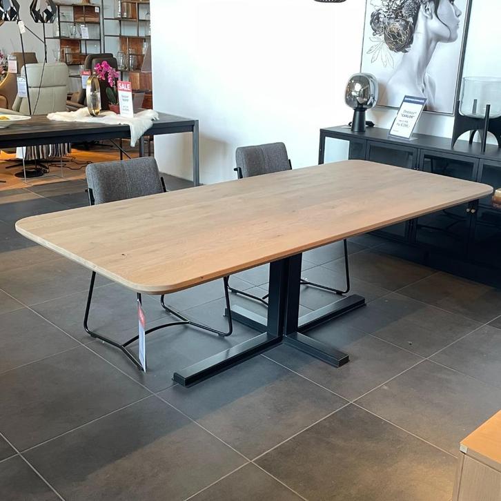 Feelings Eetkamertafel Lars, Huis en Inrichting, Tafels | Eettafels, Zo goed als nieuw, 50 tot 100 cm, 200 cm of meer, Vijf personen of meer