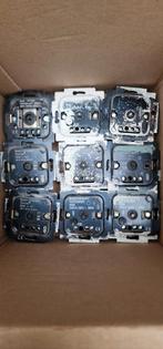 9 Busch-Jeager universele dimmers met puls schakelaars, Doe-het-zelf en Verbouw, Ophalen of Verzenden, Gebruikt, Schakelaar