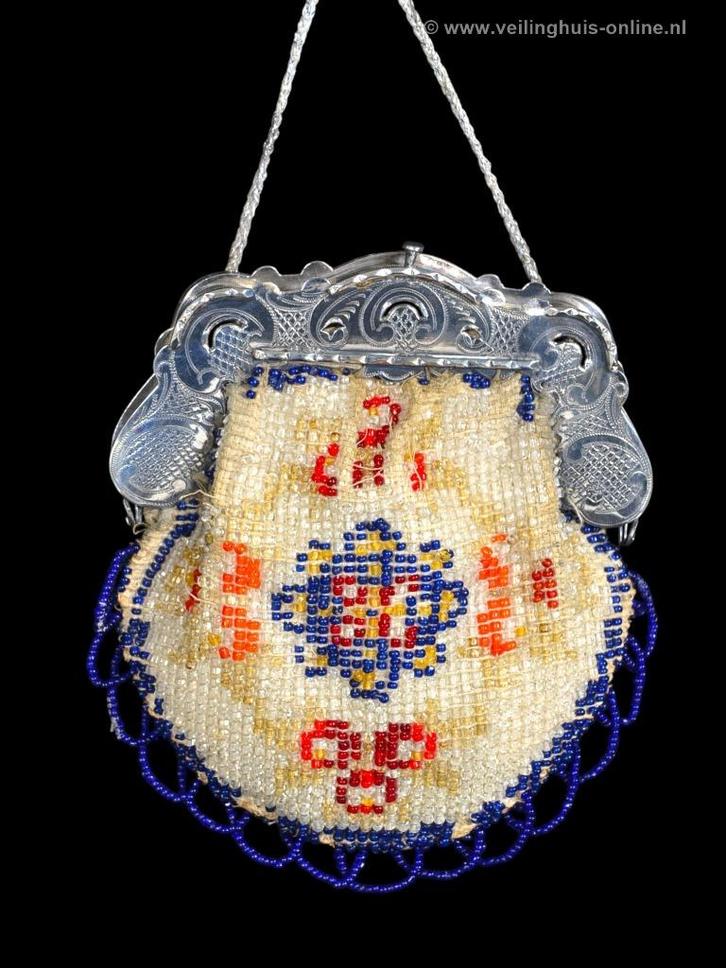 Zilveren tasbeugel met vintage kralentasje, Antiek en Kunst, Antiek | Goud en Zilver, Zilver, Ophalen