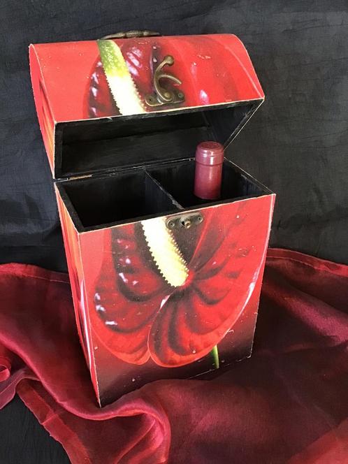 Houten kistje voor 2 flessen. Bloem op canvas, Huis en Inrichting, Woonaccessoires | Kisten, Ophalen of Verzenden