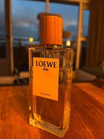 Loewe 001 Woman beschikbaar voor biedingen
