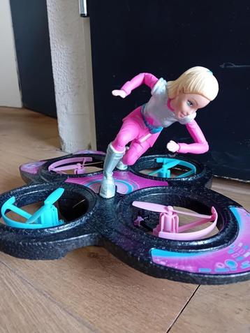 Barbie Star Light Avontuur RC Hoverboard - Barbiepop met Dro