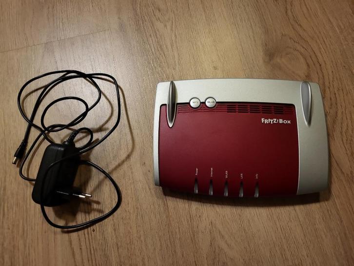 avm fritzbox 4040 international edition, Computers en Software, Routers en Modems, Gebruikt, Router met modem, Ophalen of Verzenden