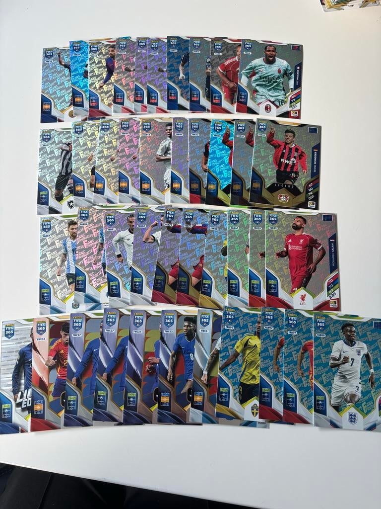 Panini FIFA 365 Kaarten - 80 stuks, Hobby en Vrije tijd, Stickers en Plaatjes, Zo goed als nieuw, Meerdere plaatjes, Ophalen of Verzenden