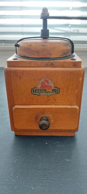 Oude Zassenhaus Koffiemolen beschikbaar voor biedingen