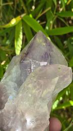 Mooi Amethist cluster met grote punt uit Bolivia, Verzamelen, Mineralen en Fossielen, Ophalen of Verzenden, Mineraal