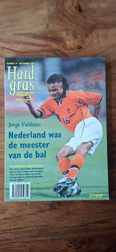 Hard Gras 16 - Nederland was de meester van de bal, Ophalen of Verzenden, Gelezen, Balsport