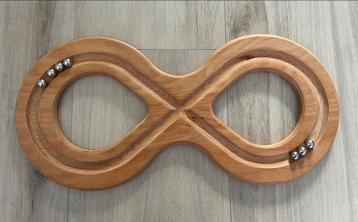 Montessori motoriek houten liggende acht incl knikkers beschikbaar voor biedingen