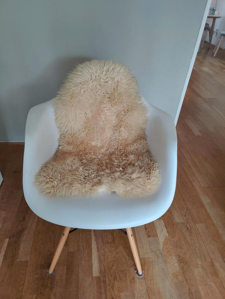 Mooie witte kuipstoelen, 2 stuks, Huis en Inrichting, Fauteuils, Zo goed als nieuw, 50 tot 75 cm, Minder dan 75 cm, Ophalen