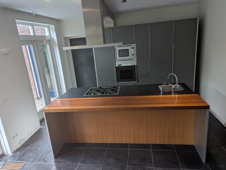 Luxe Bulthaup eiland-keuken, Huis en Inrichting, Keuken | Complete keukens, Gebruikt, Overige typen, Grijs, Composiet, Met kookeiland