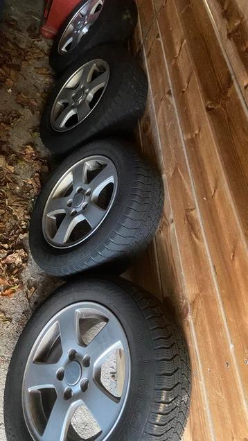 Ford Focus 16 inch velgen met winterbanden beschikbaar voor biedingen