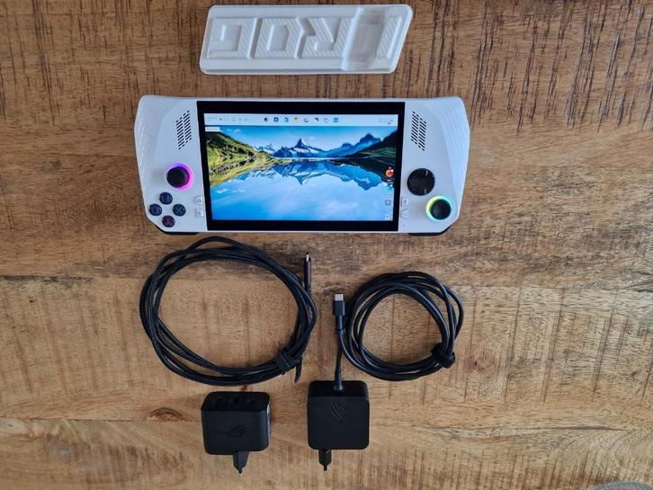 Asus ROG Ally Z1 Extreme, Spelcomputers en Games, Spelcomputers | Overige, Zo goed als nieuw, Ophalen of Verzenden